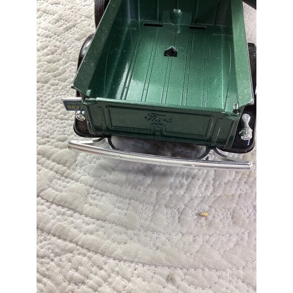 1930s Coca-Cola Diecast Collectible Ford Truck Model*Open Doors*Vintage Ad*EUC - Picture 6 of 9